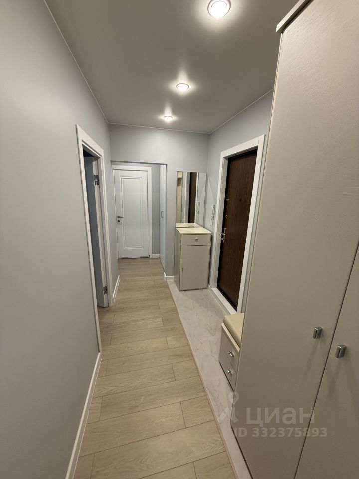 2-комн. квартира, 52 м², 14/17 этаж