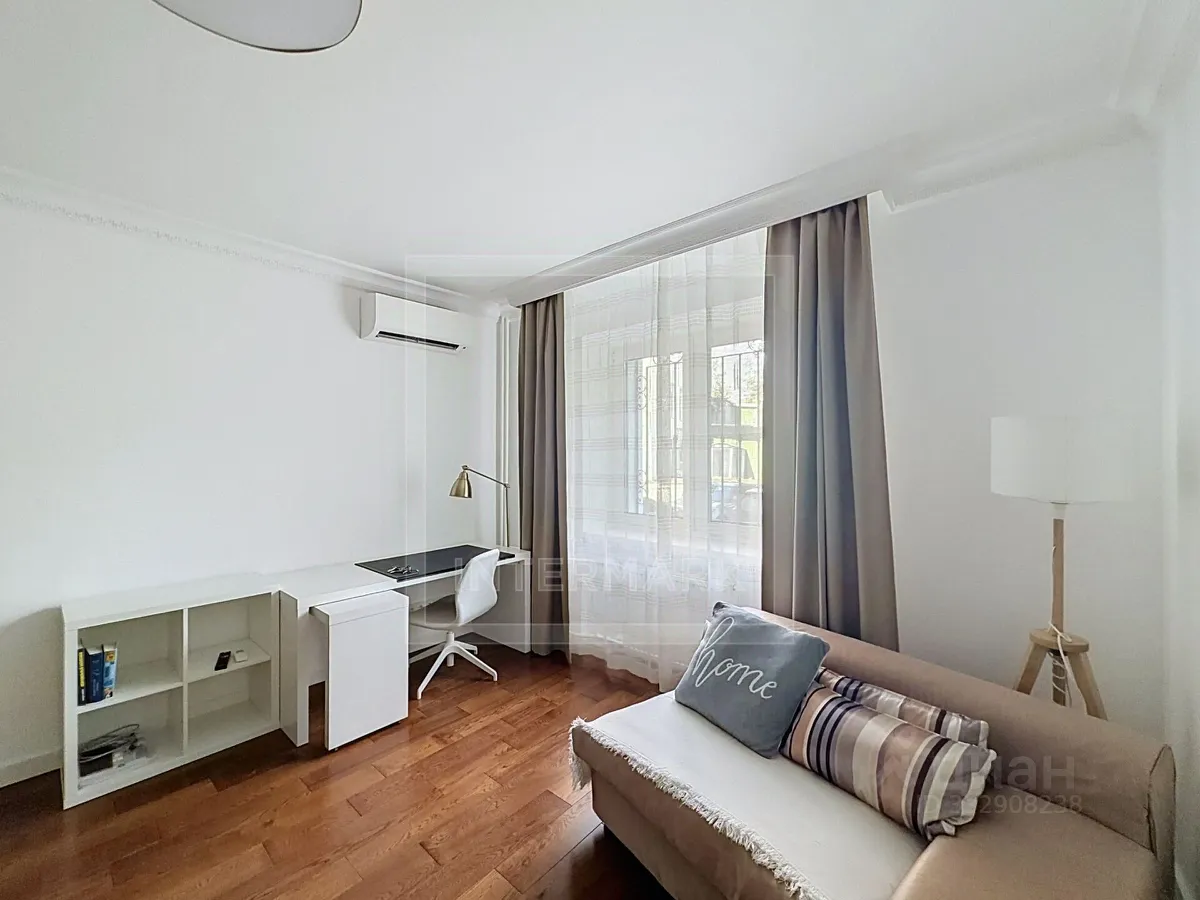 2-комн. квартира, 70 м², 1/4 этаж