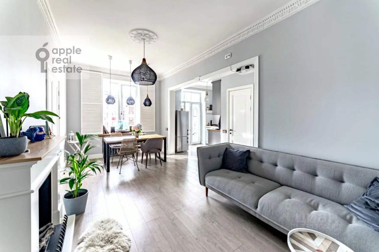2-комн. квартира, 63 м², 8/9 этаж