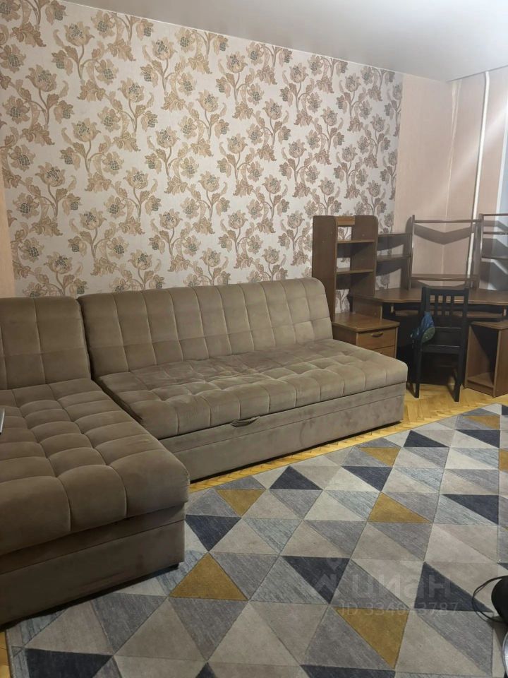 2-комн. квартира, 57 м², 3/6 этаж