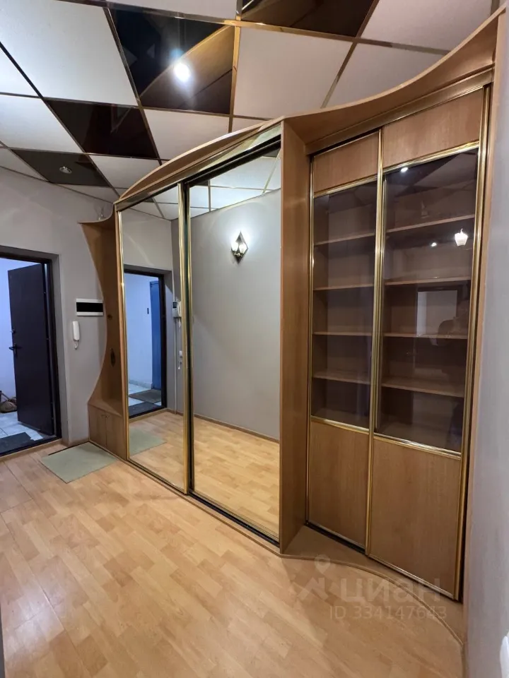 2-комн. квартира, 70 м², 7/25 этаж