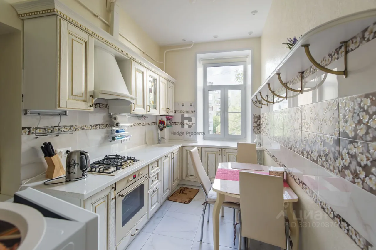 3-комн. квартира, 73 м², 3/6 этаж