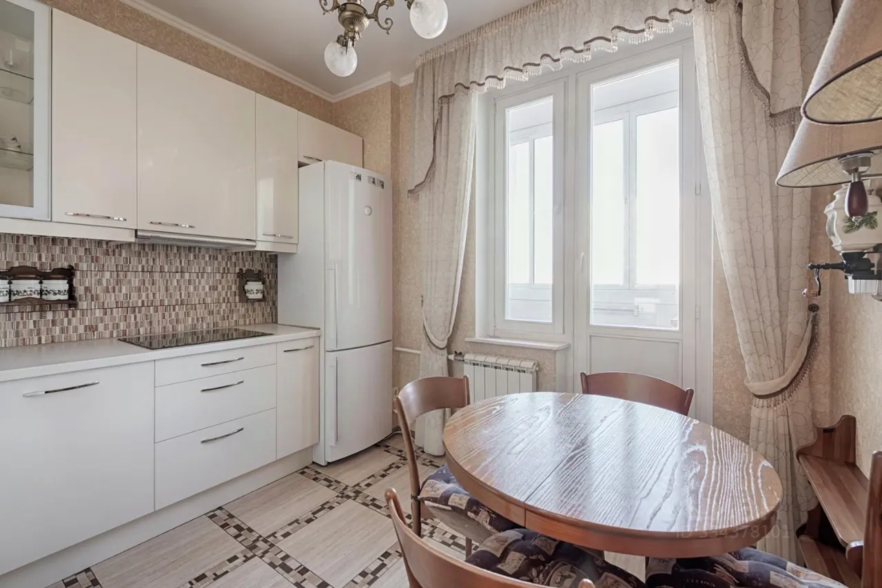 2-комн. квартира, 53,7 м², 13/18 этаж