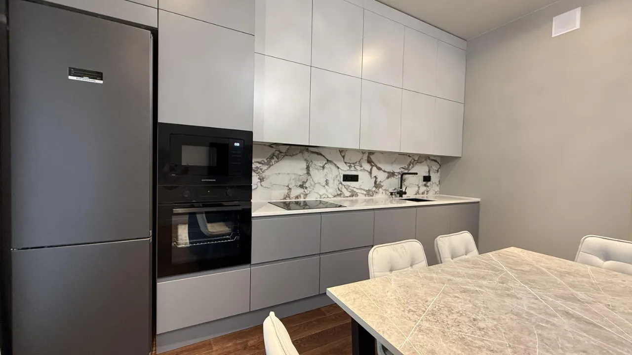 3-комн. квартира, 82 м², 14/20 этаж