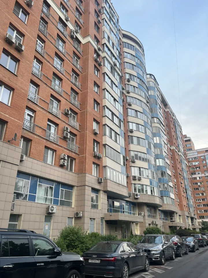 2-комн. квартира, 90 м², 9/15 этаж