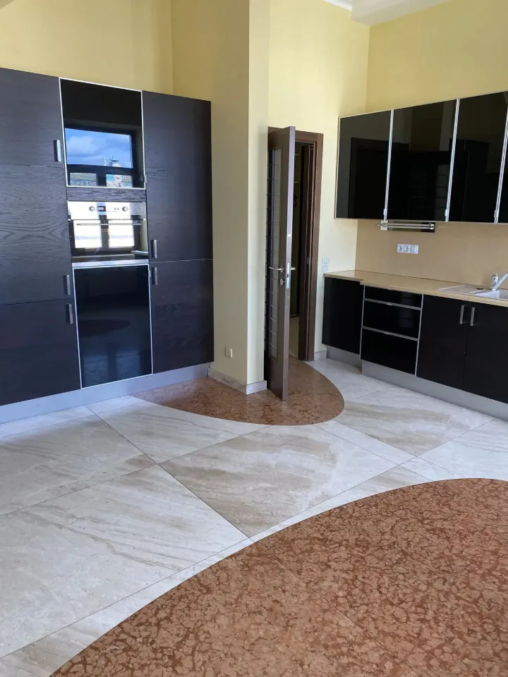 3-комн. квартира, 90 м², 7/7 этаж