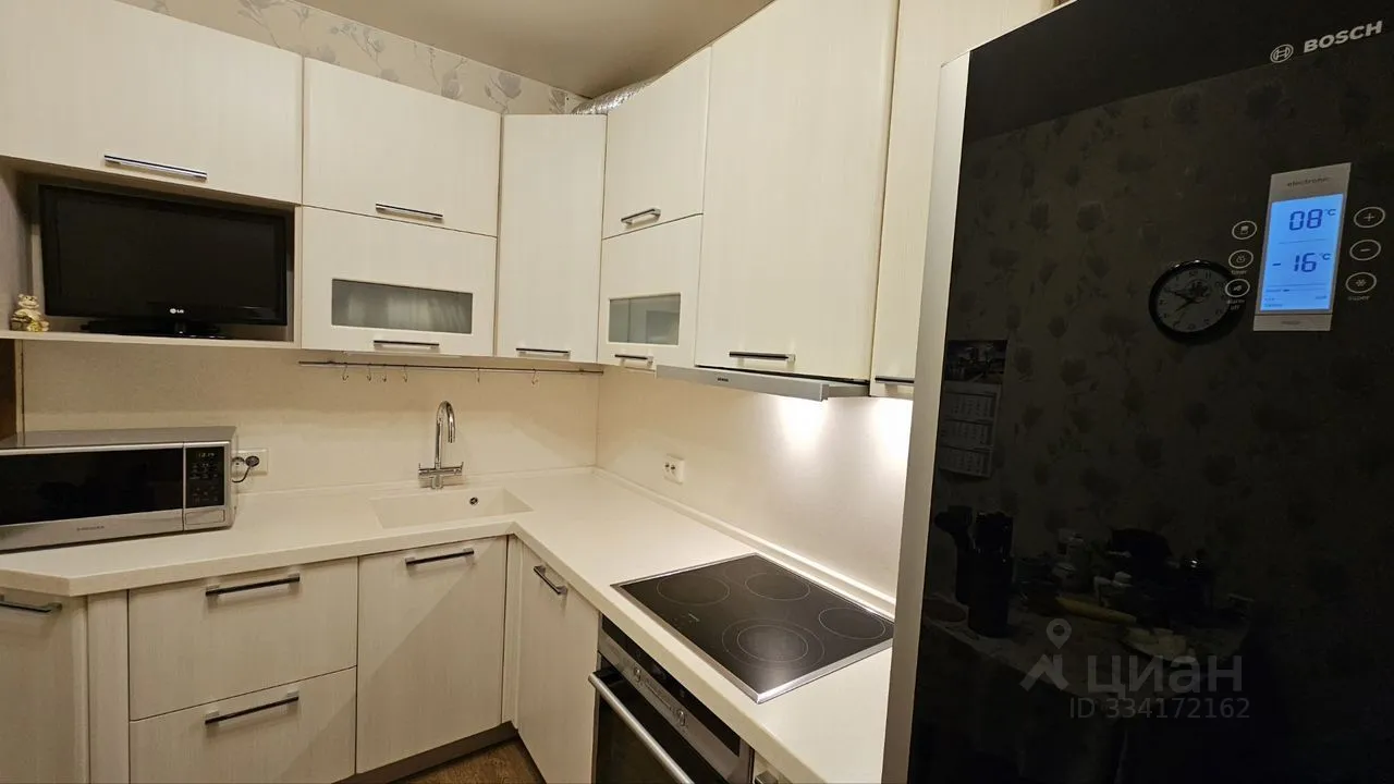 2-комн. квартира, 50 м², 1/15 этаж