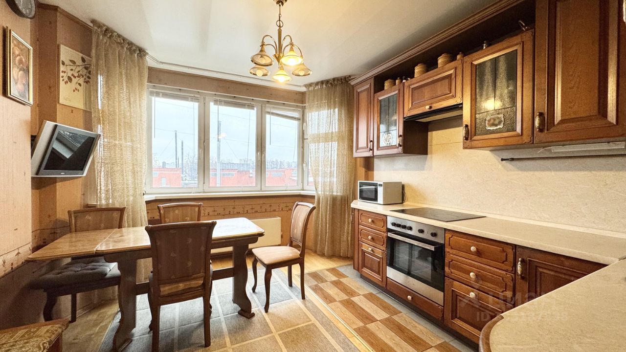 2-комн. квартира, 65 м², 4/17 этаж