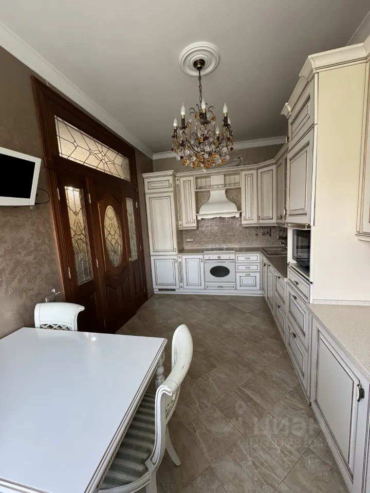 3-комн. квартира, 105 м², 10/20 этаж