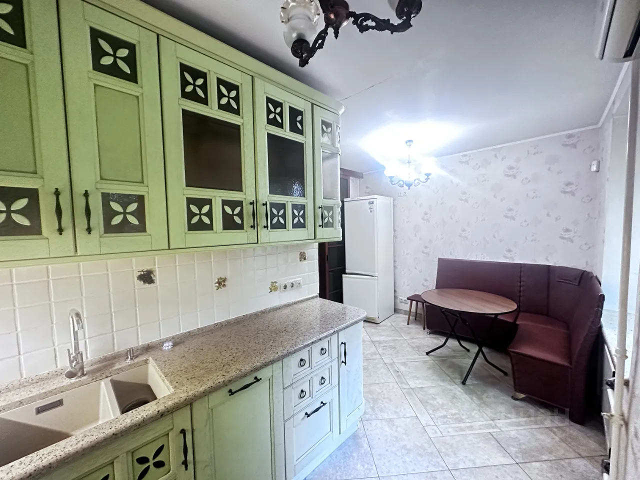 2-комн. квартира, 60 м², 1/9 этаж