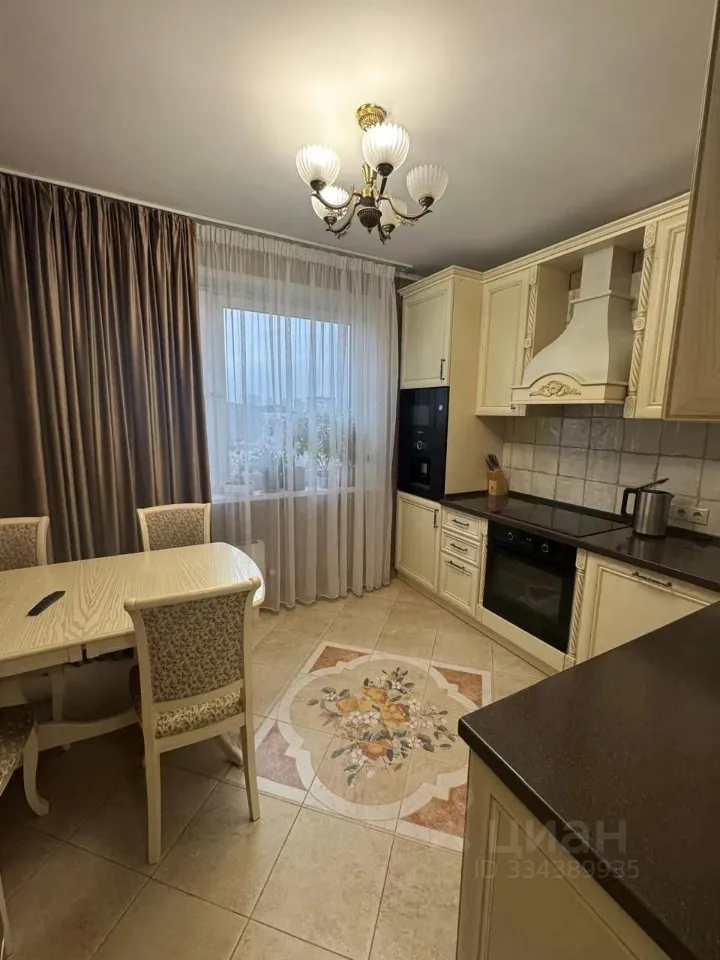 3-комн. квартира, 76 м², 12/17 этаж