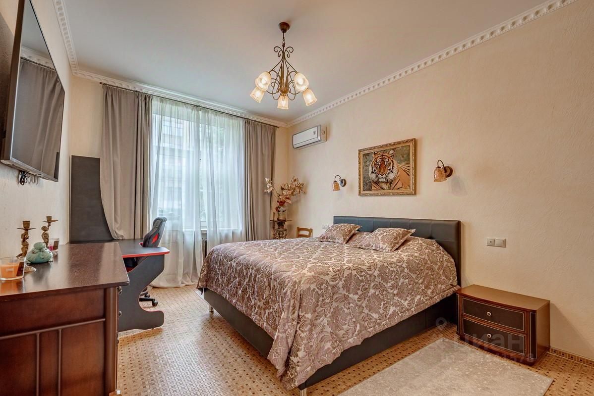 2-комн. квартира, 56 м², 2/5 этаж