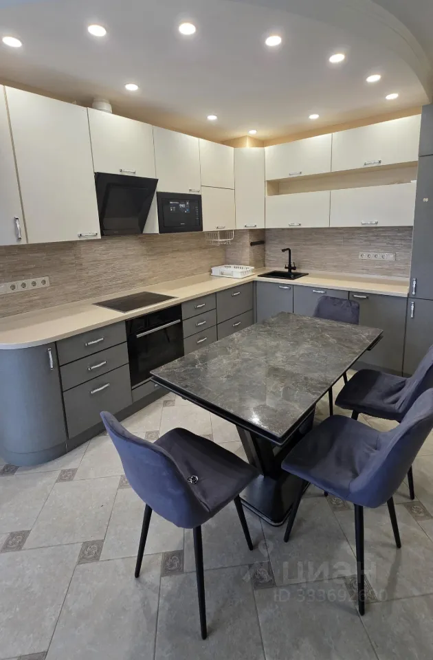 2-комн. квартира, 65 м², 17/37 этаж