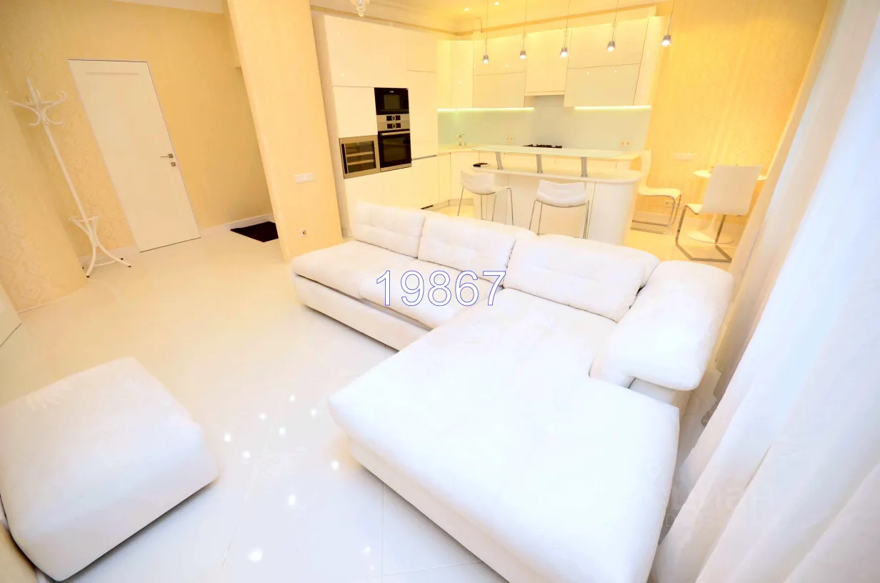 2-комн. квартира, 70 м², 6/8 этаж