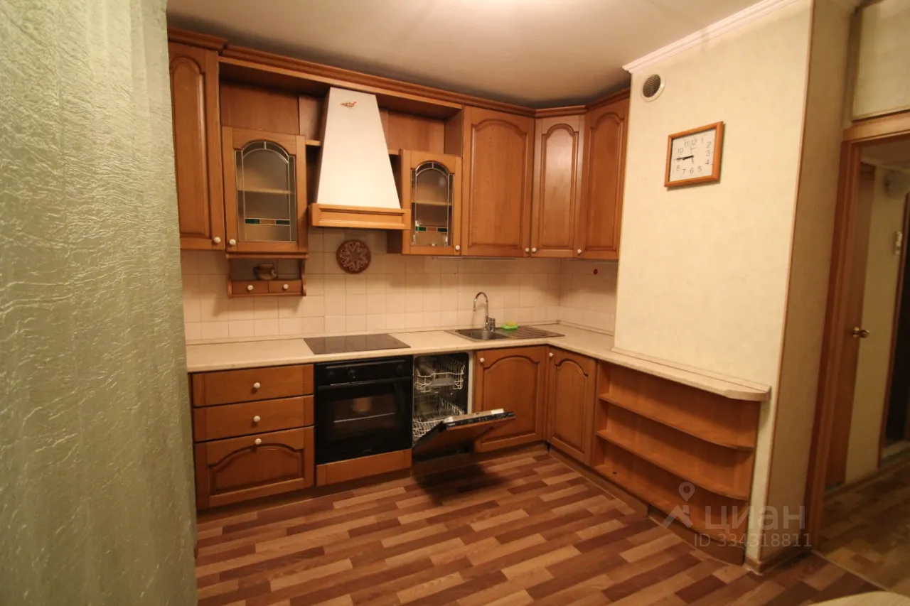 2-комн. квартира, 60 м², 1/22 этаж