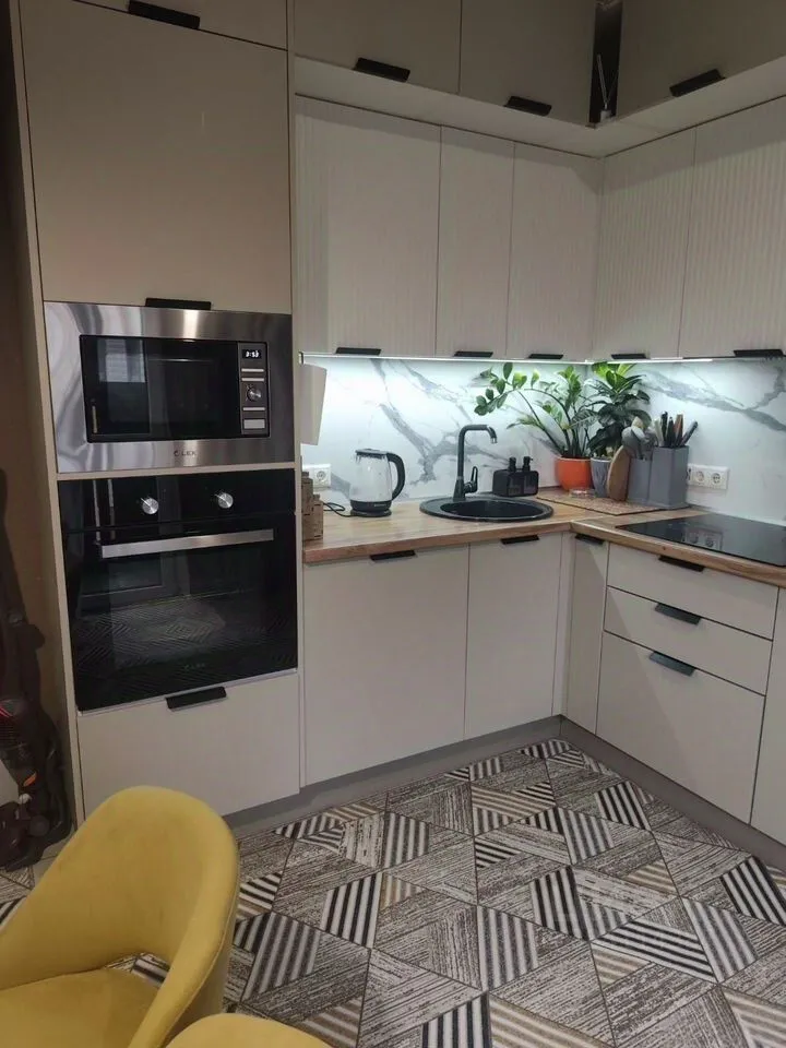 2-комн. квартира, 40 м², 4/13 этаж