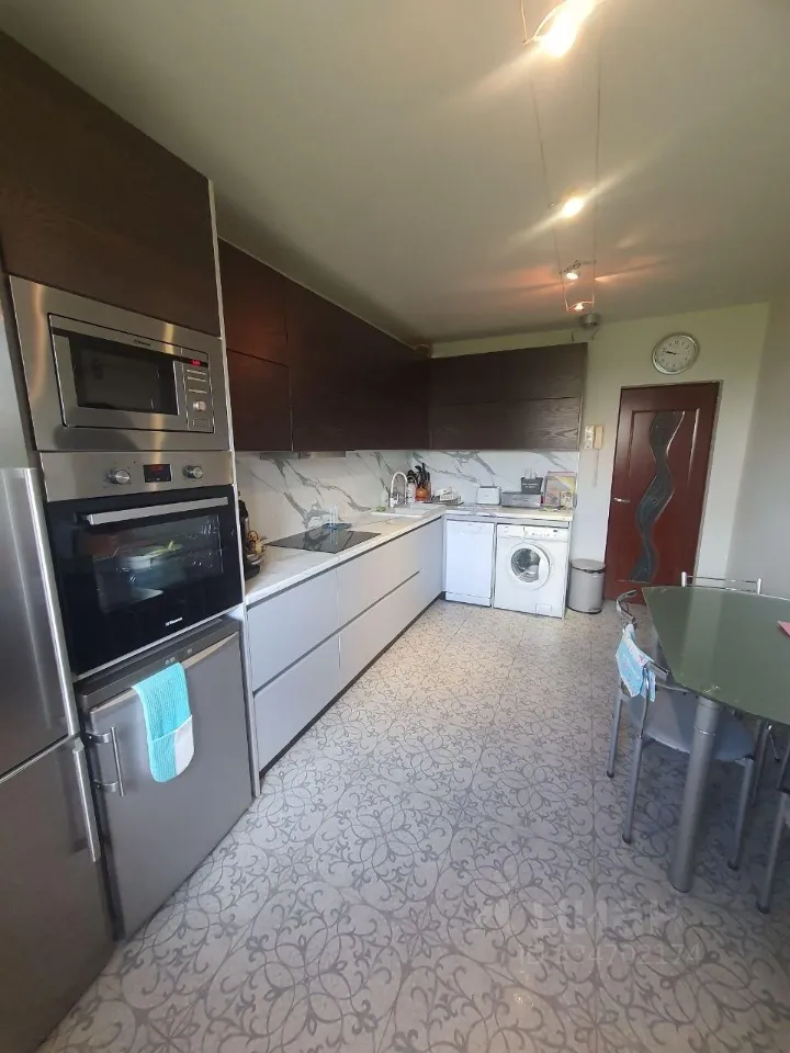 2-комн. квартира, 73 м², 8/17 этаж