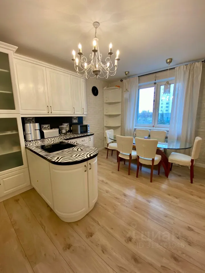 3-комн. квартира, 106 м², 2/33 этаж