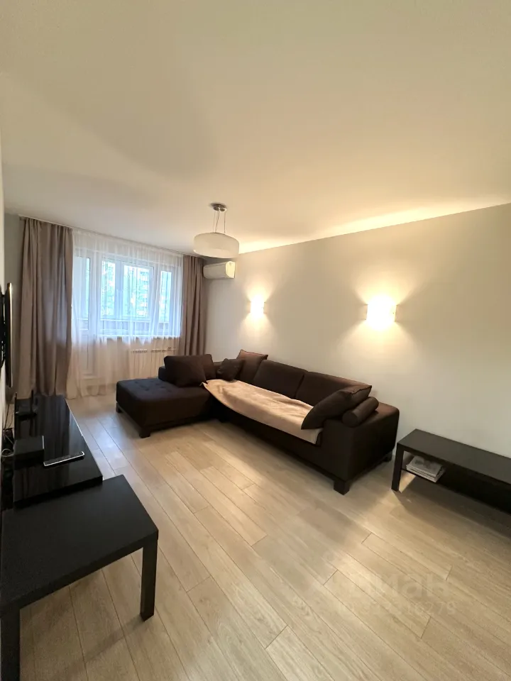 2-комн. квартира, 57 м², 4/17 этаж