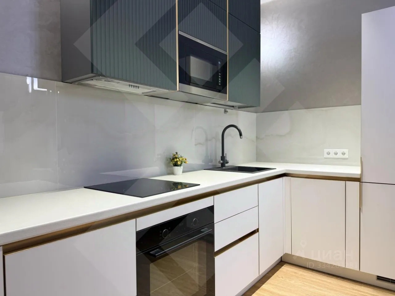 3-комн. квартира, 70 м², 6/27 этаж