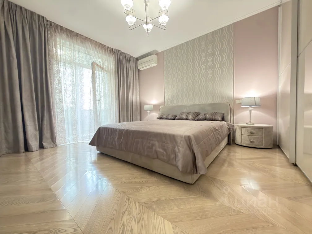 2-комн. квартира, 80 м², 12/21 этаж