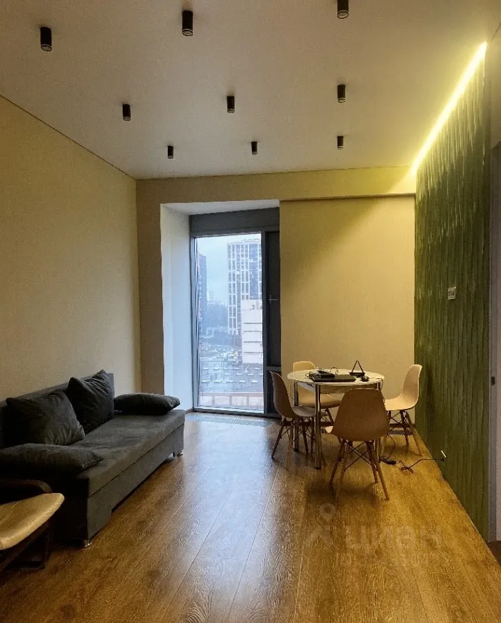 2-комн. квартира, 45 м², 8/42 этаж