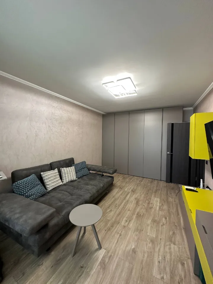 2-комн. квартира, 54 м², 15/17 этаж