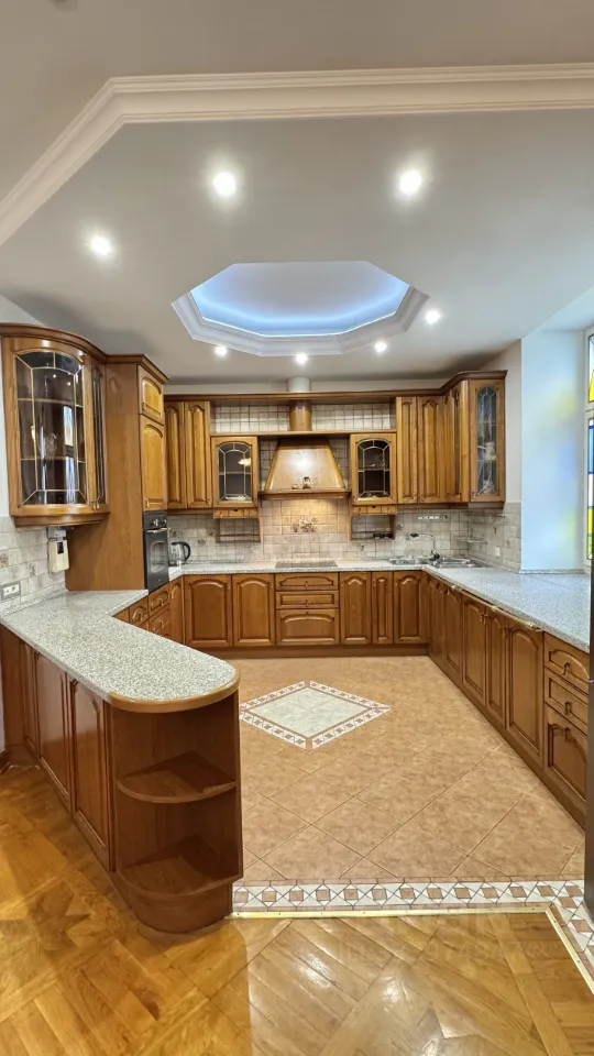 3-комн. квартира, 112 м², 4/8 этаж