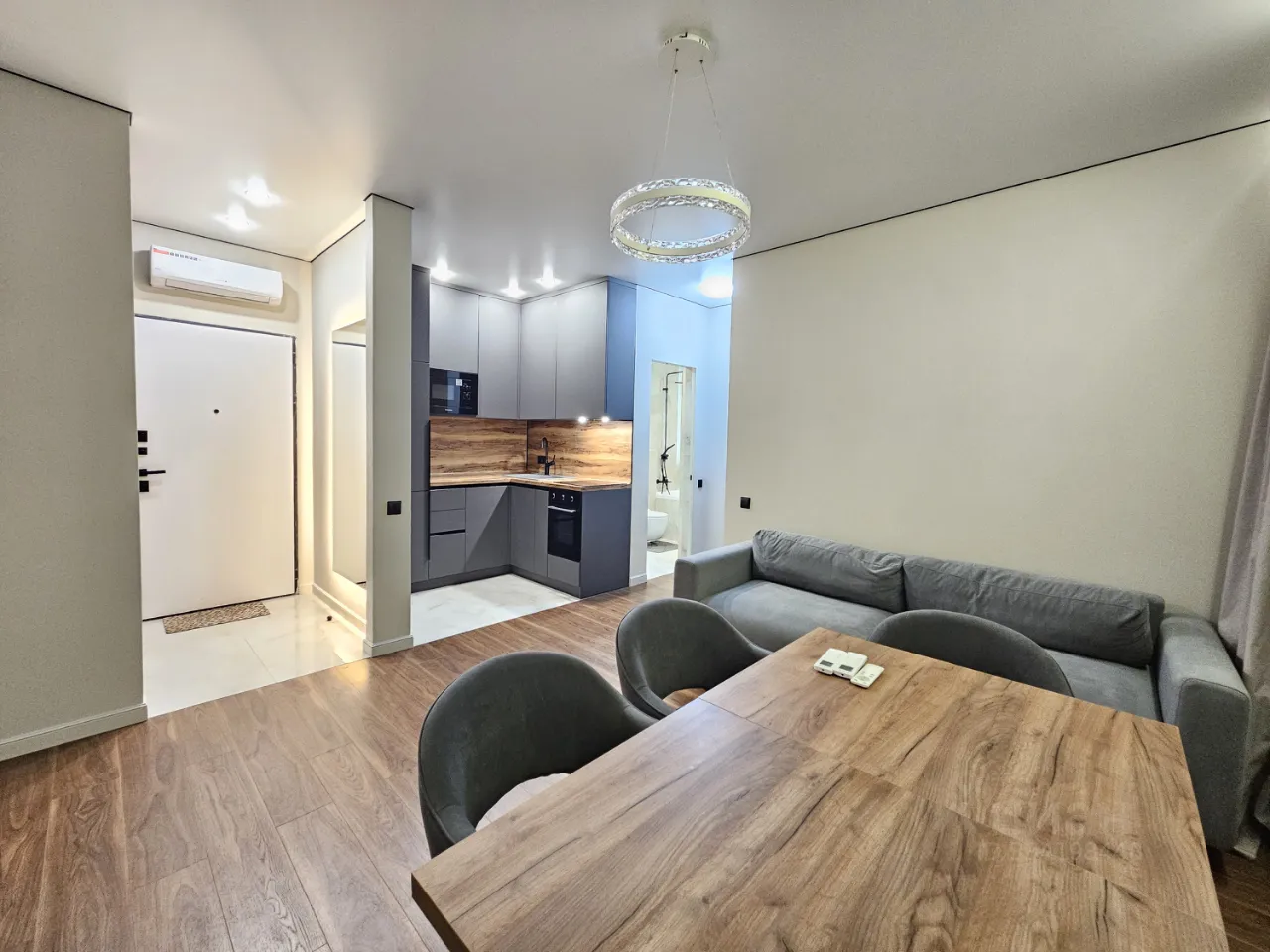 2-комн. квартира, 38 м², 19/30 этаж