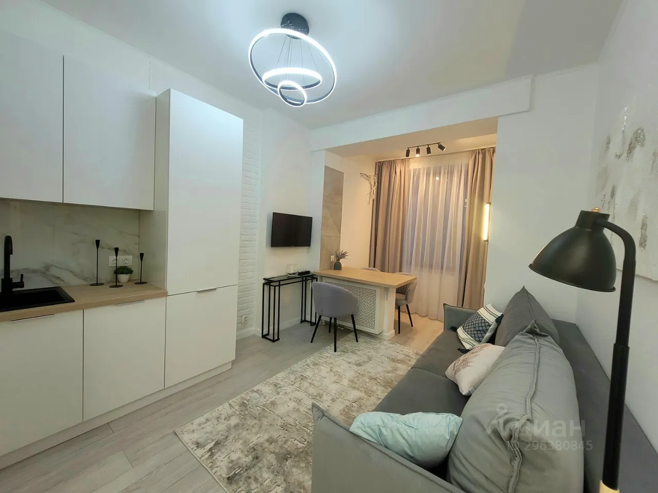 2-комн. квартира, 42 м², 13/48 этаж