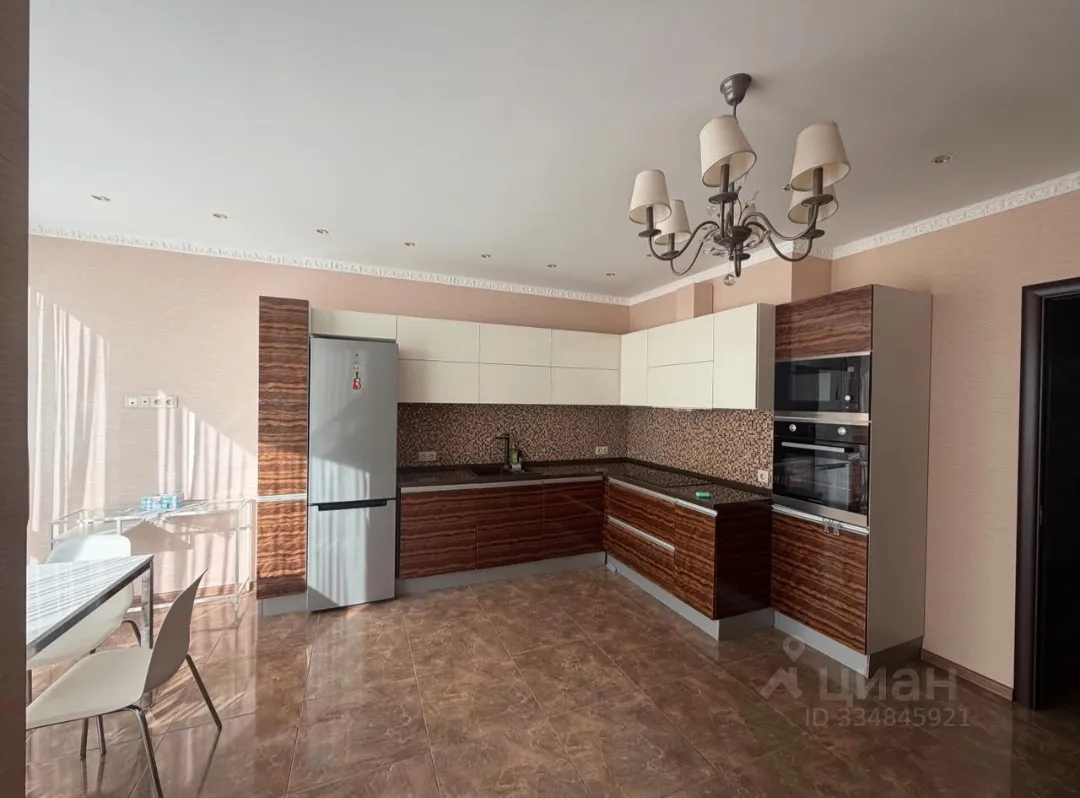 2-комн. квартира, 85 м², 4/21 этаж
