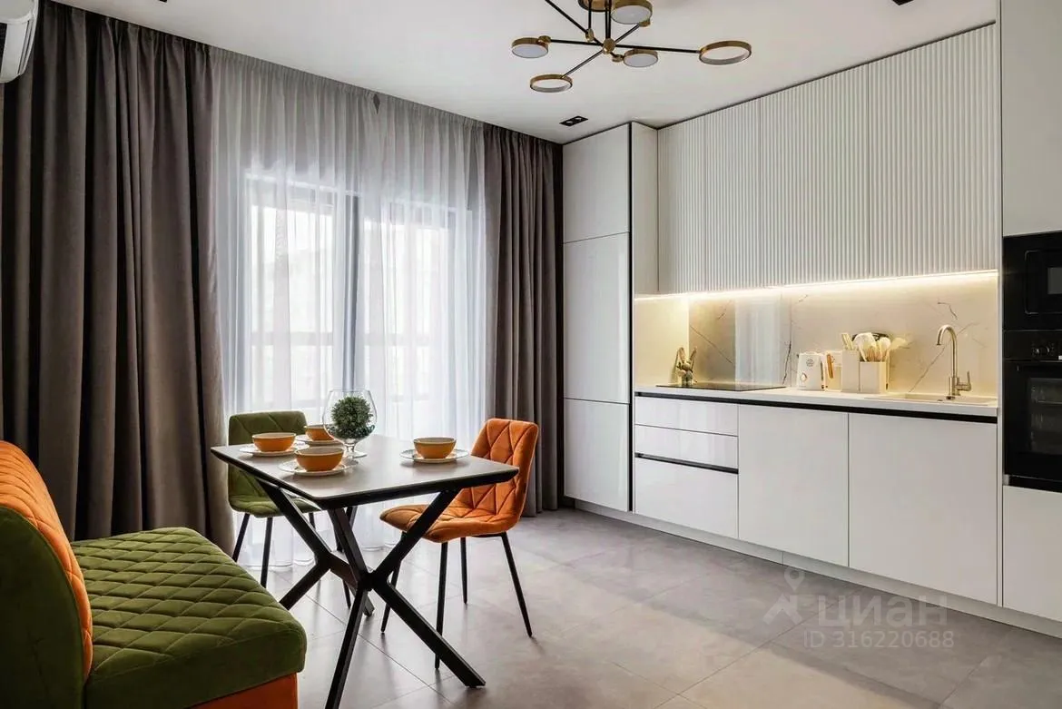 2-комн. квартира, 65 м², 4/13 этаж