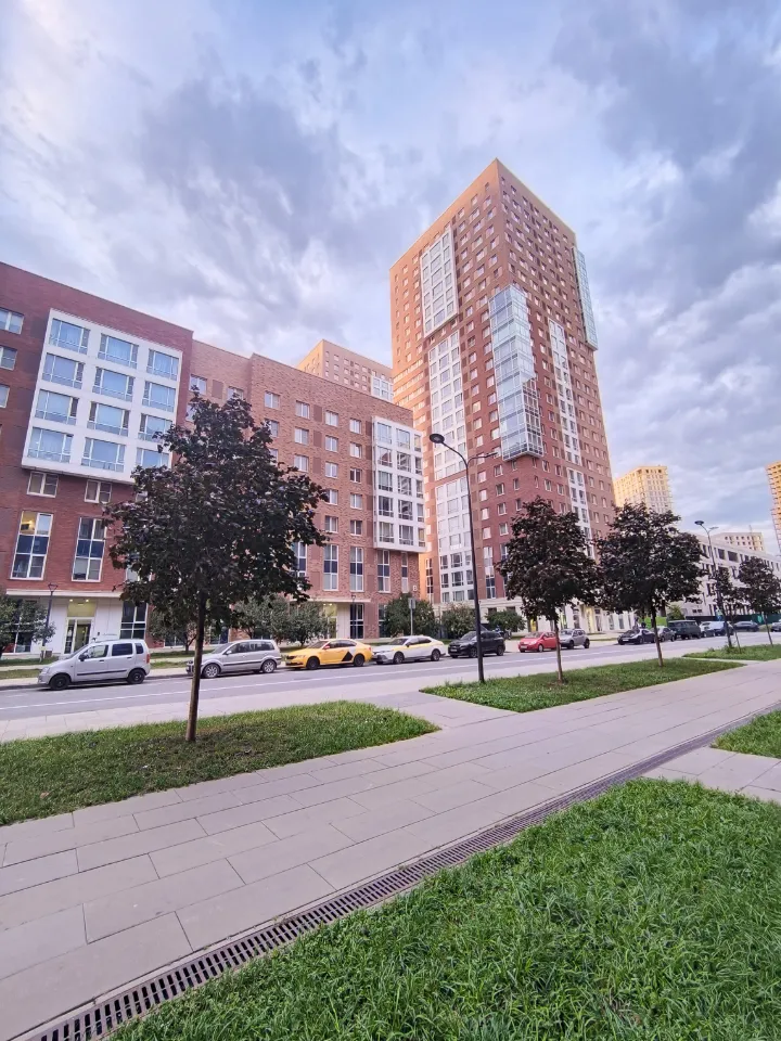 2-комн. квартира, 62 м², 1/25 этаж