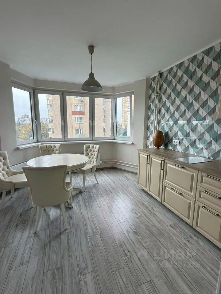 2-комн. квартира, 60 м², 8/19 этаж