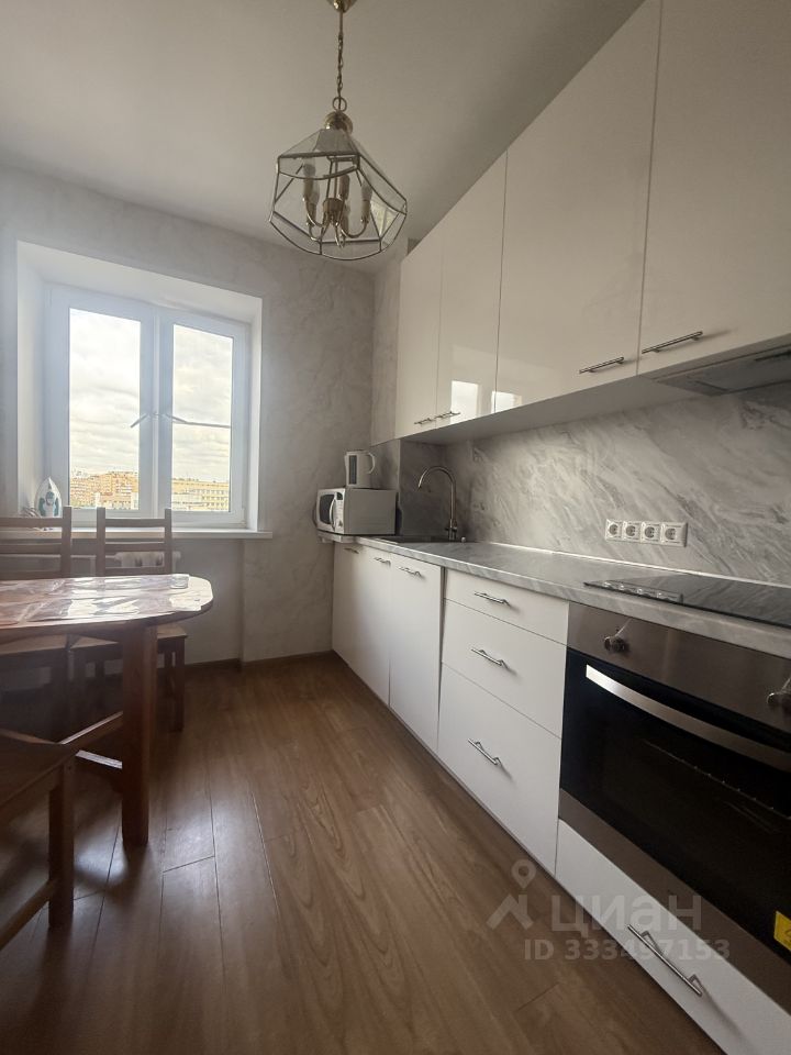 3-комн. квартира, 77 м², 10/13 этаж