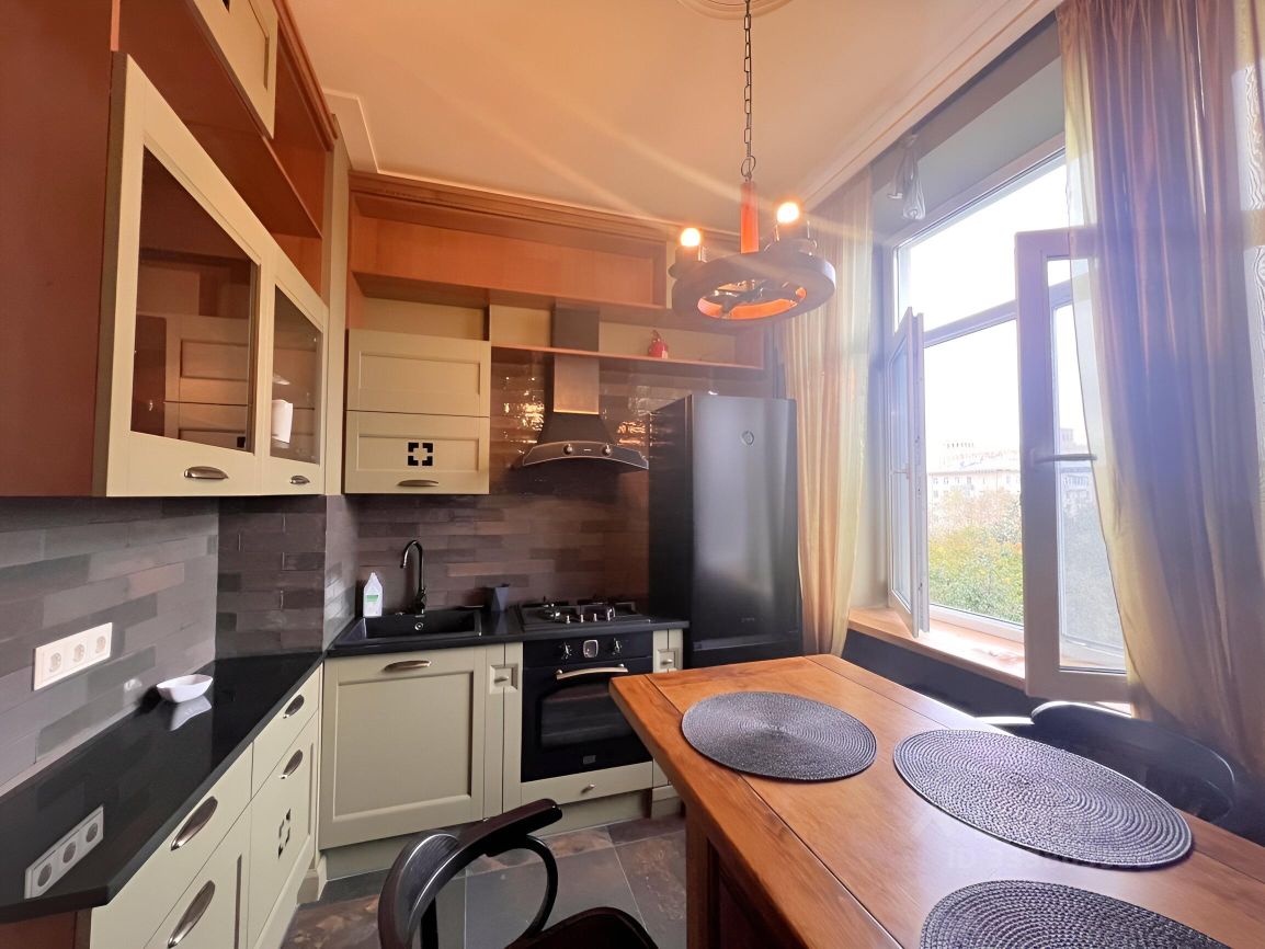 2-комн. квартира, 56 м², 8/9 этаж