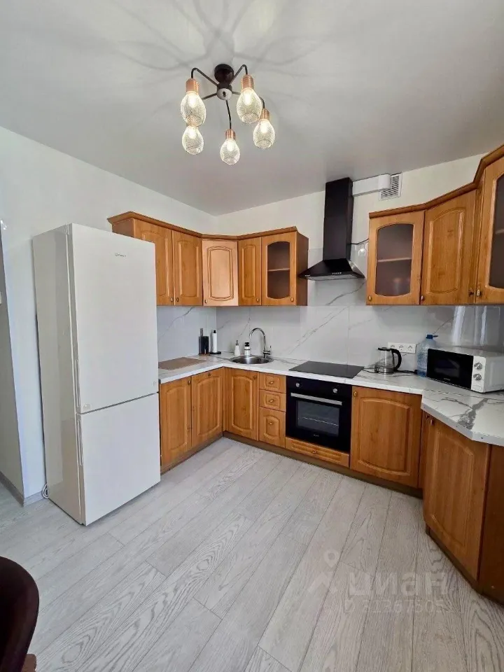 2-комн. квартира, 74 м², 8/13 этаж