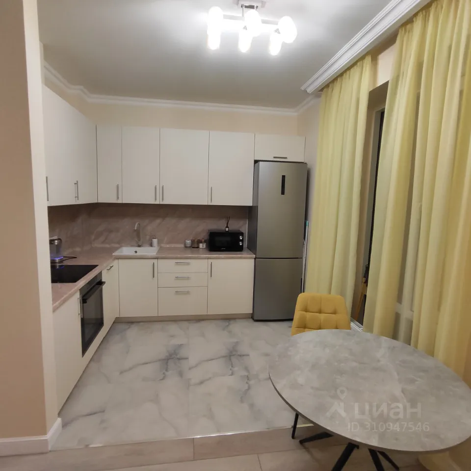 2-комн. квартира, 42 м², 18/20 этаж