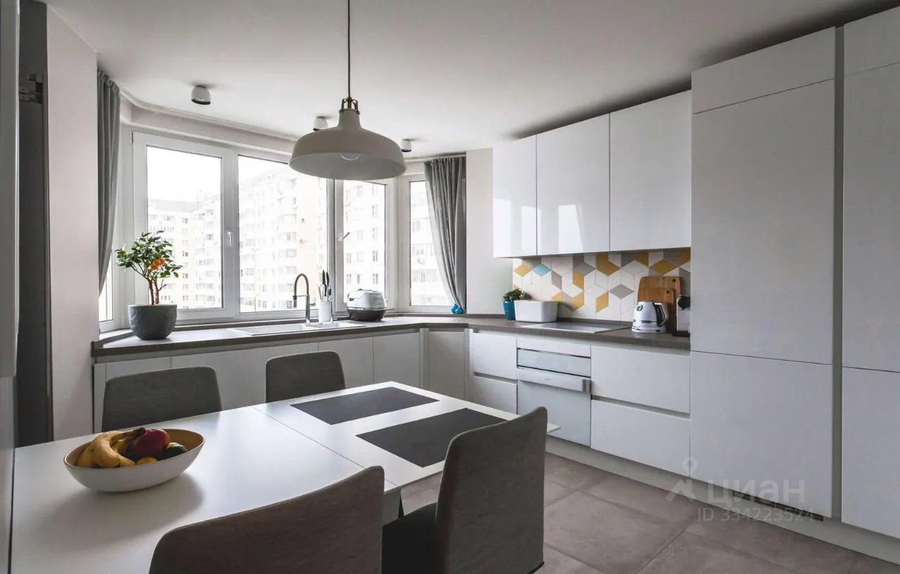 2-комн. квартира, 65 м², 12/17 этаж