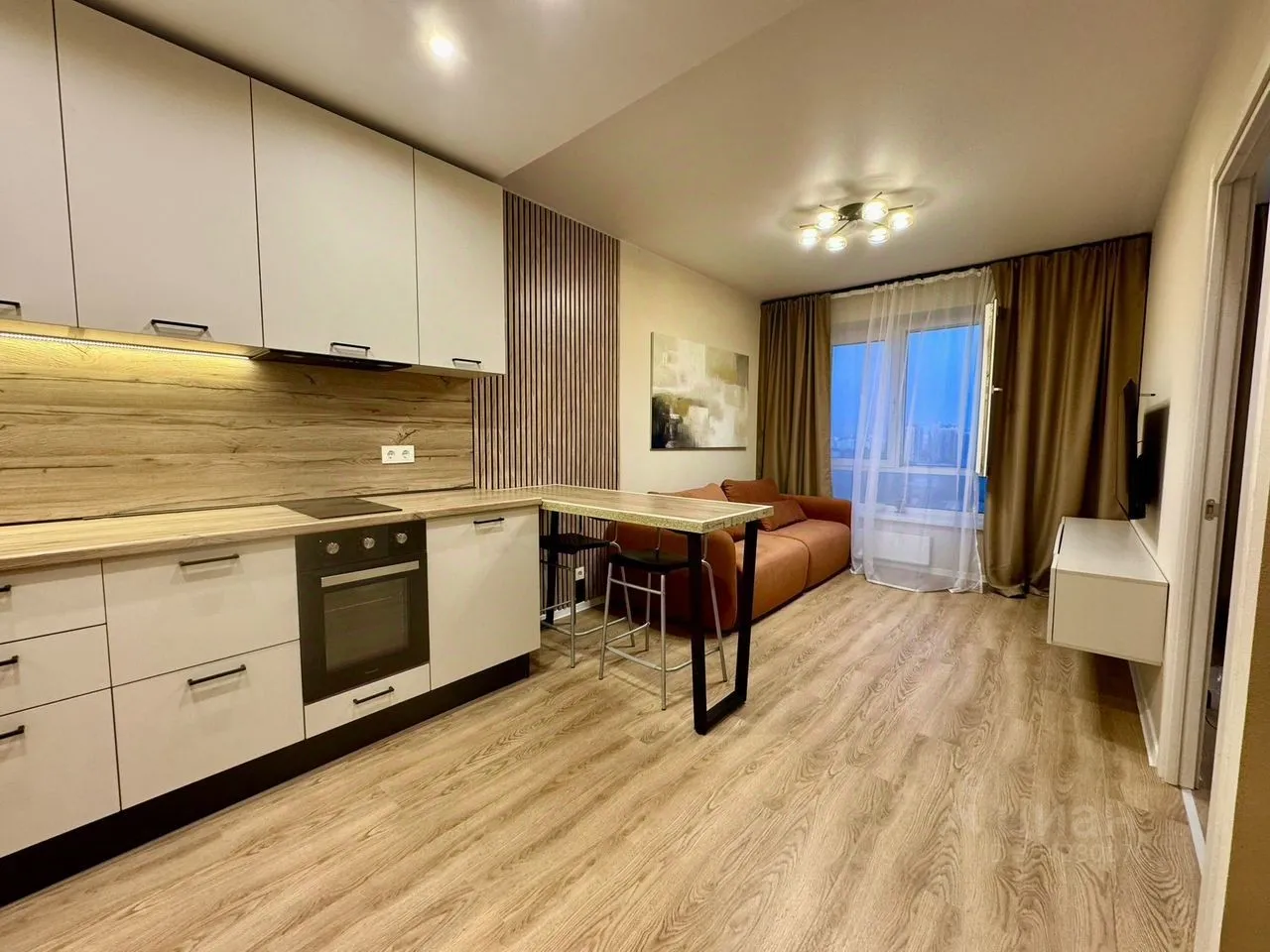 2-комн. квартира, 42 м², 8/24 этаж