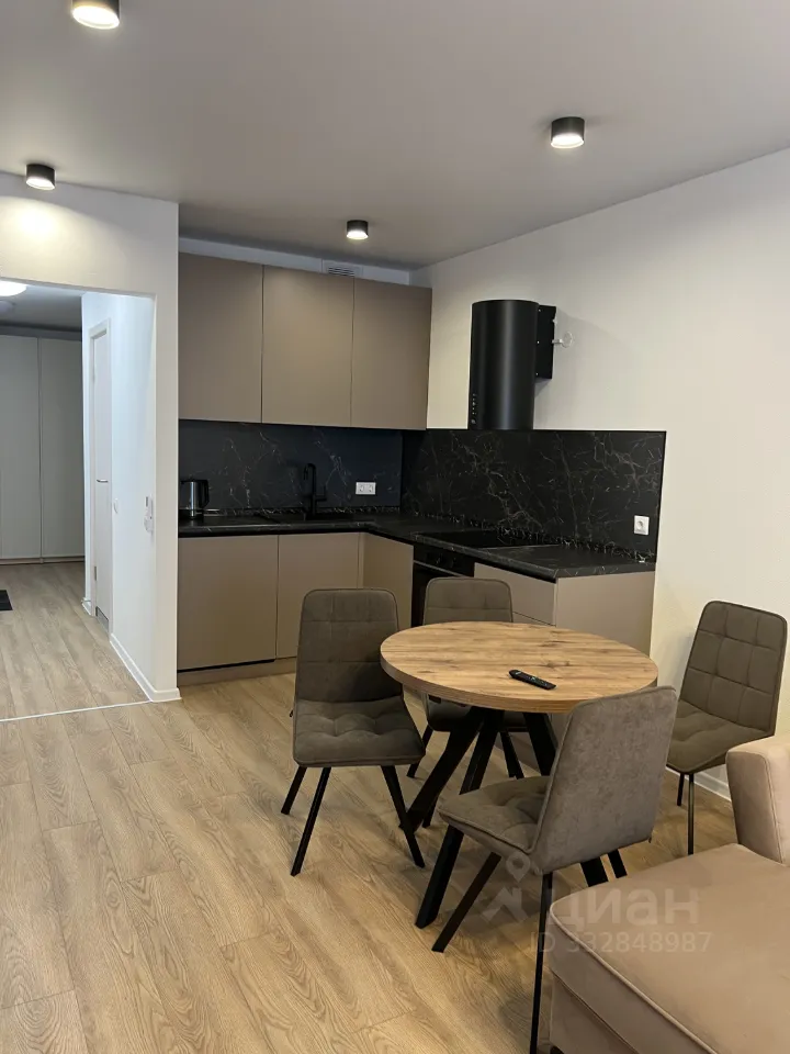 3-комн. квартира, 79,5 м², 17/33 этаж