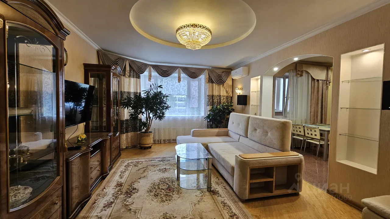 2-комн. квартира, 68 м², 4/18 этаж