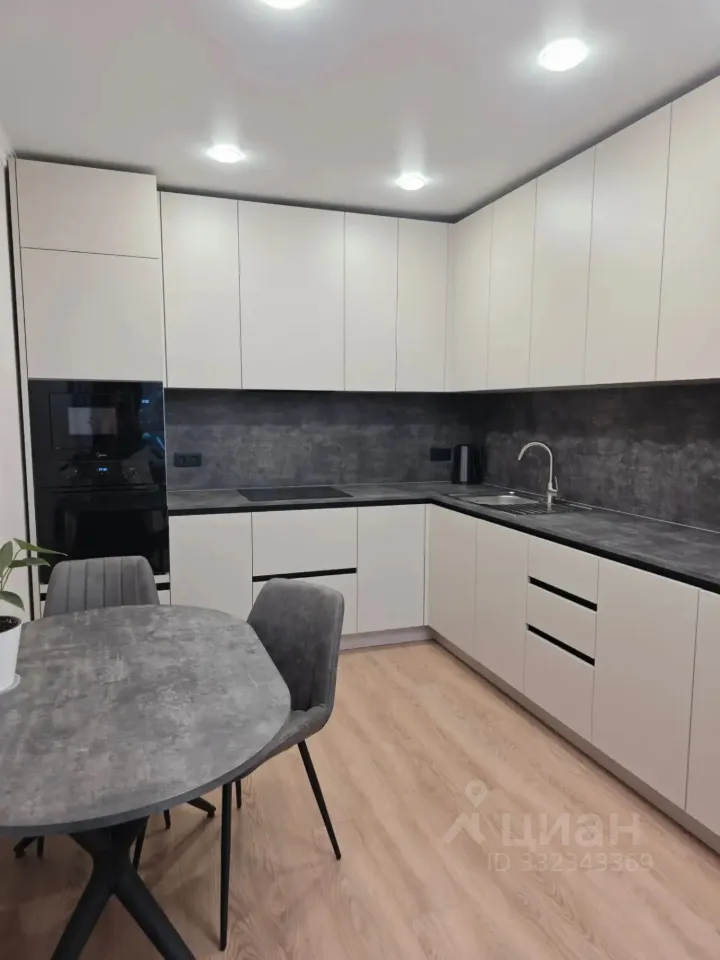 3-комн. квартира, 72 м², 17/33 этаж