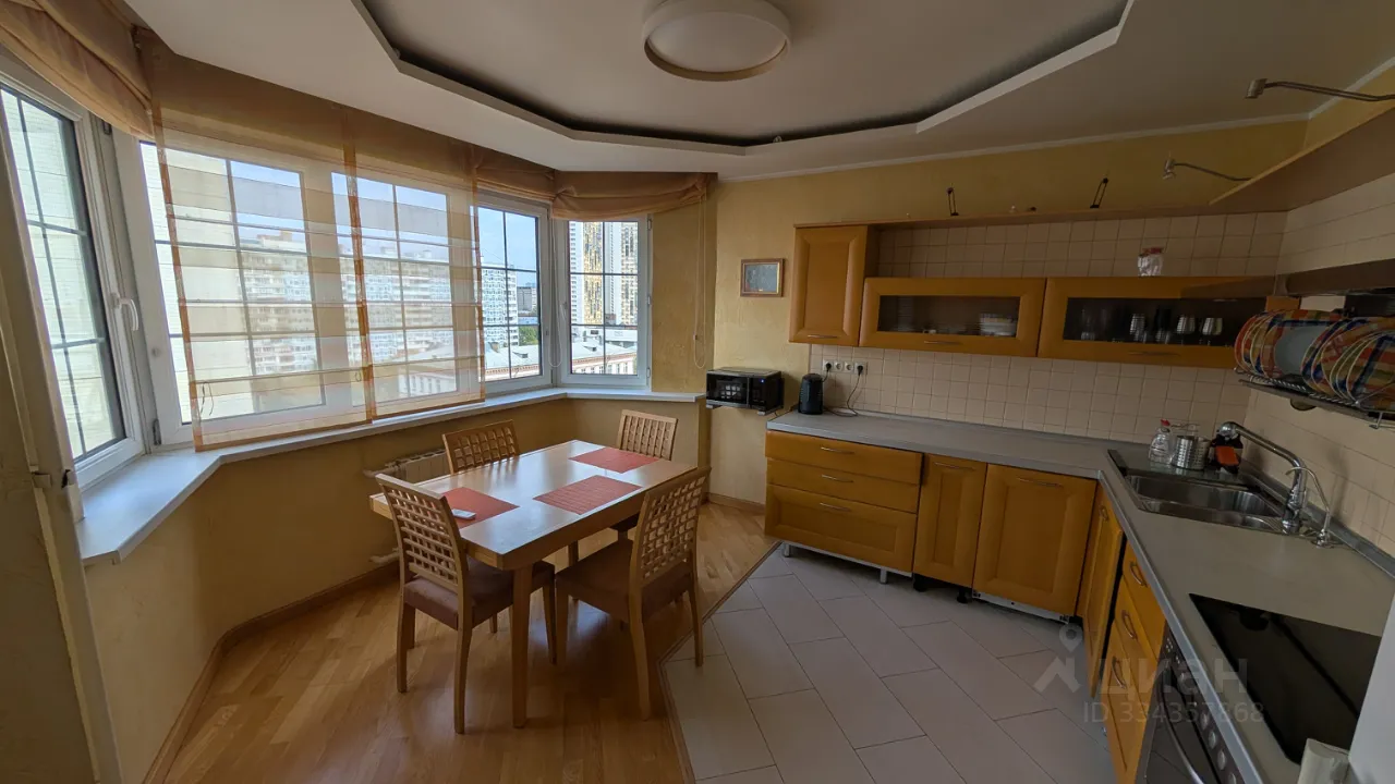 2-комн. квартира, 67 м², 12/17 этаж