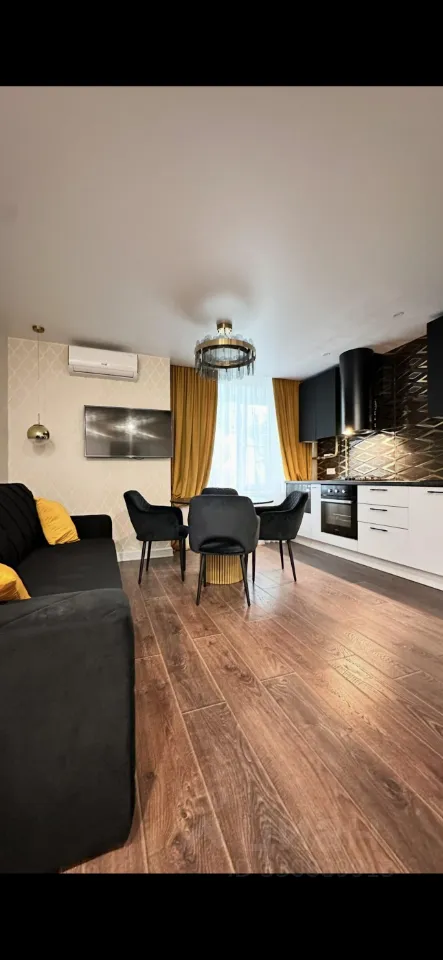 3-комн. квартира, 72 м², 2/8 этаж