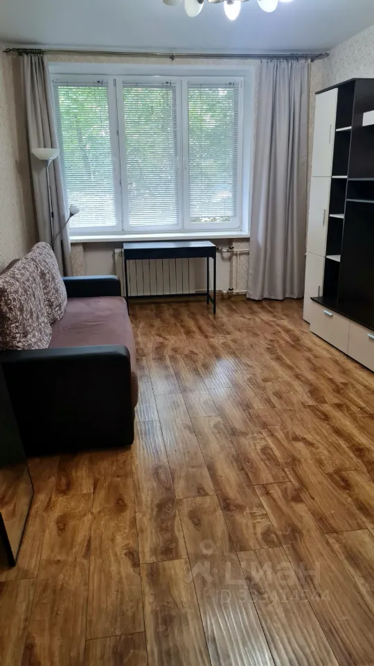 2-комн. квартира, 65 м², 2/4 этаж