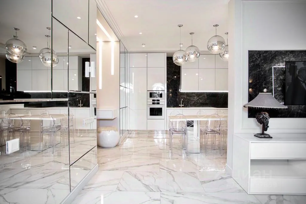 2-комн. квартира, 67 м², 2/25 этаж