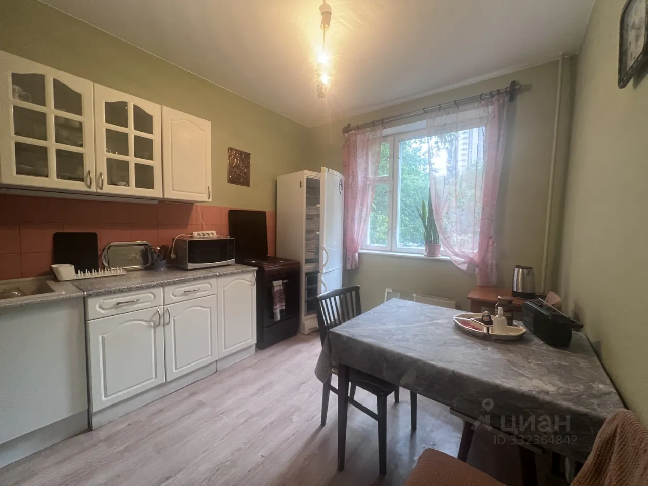 2-комн. квартира, 54 м², 2/16 этаж