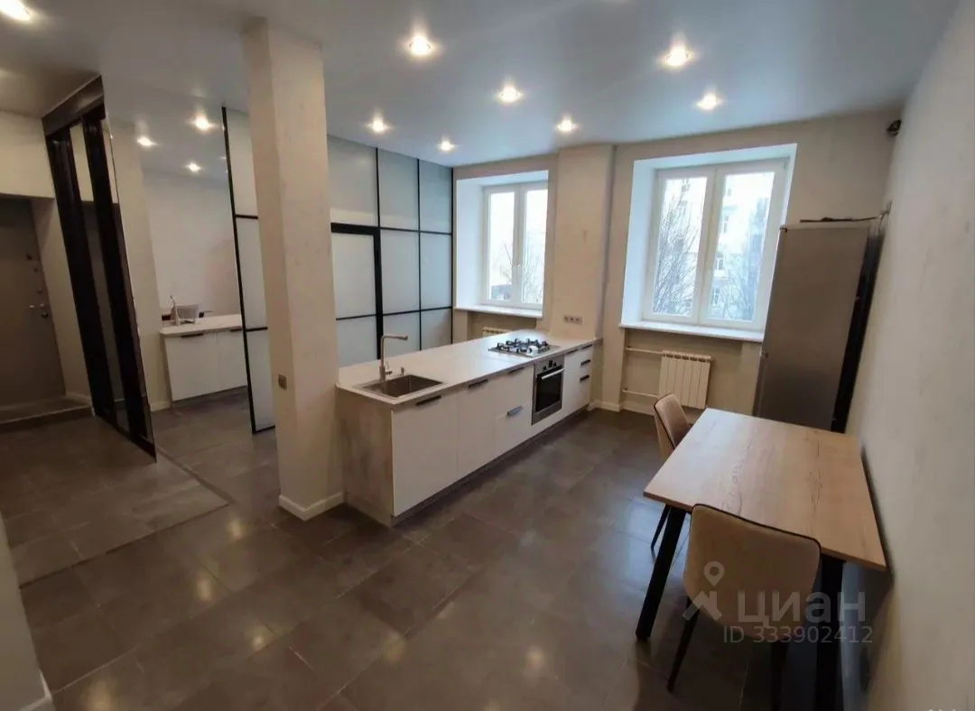 2-комн. квартира, 65 м², 3/7 этаж
