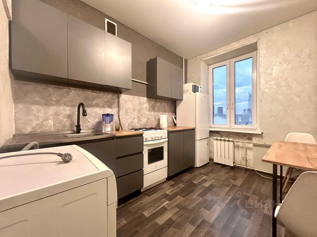 2-комн. квартира, 50 м², 6/8 этаж